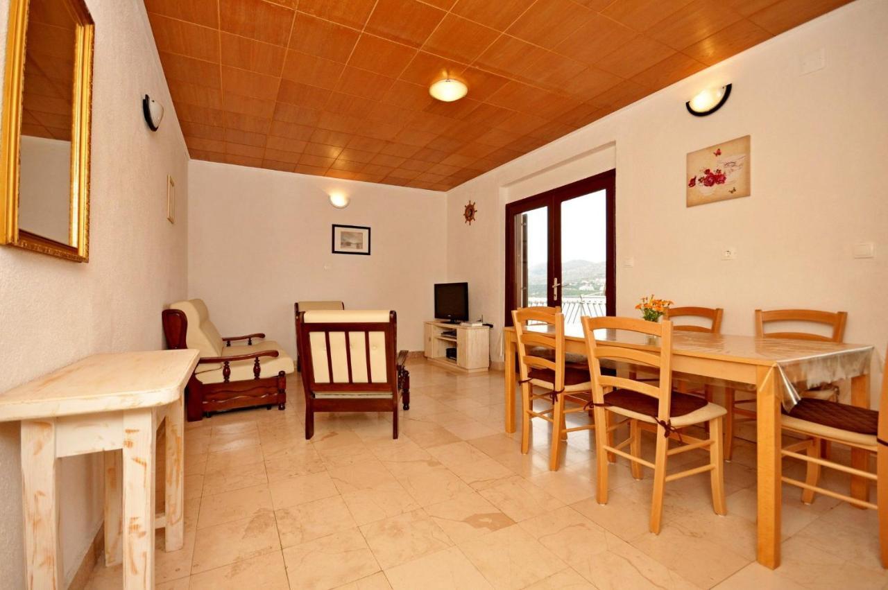 Apartment Jakov Donji Okrug  Екстериор снимка