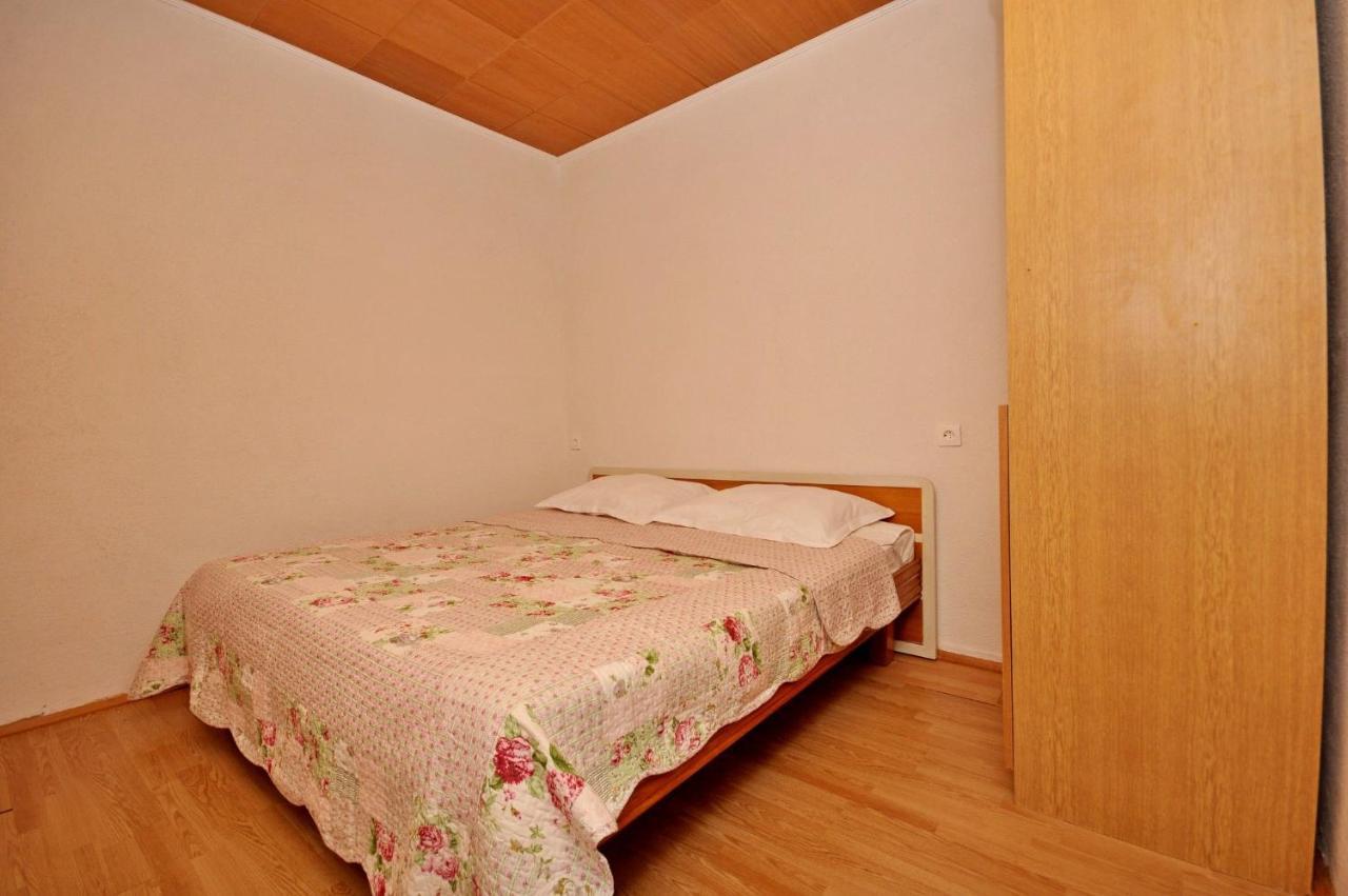 Apartment Jakov Donji Okrug  Екстериор снимка